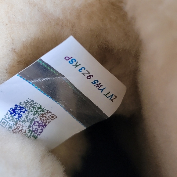 UGG Ashton Addie Waterproof Leather Boot - Picture 8 of 10